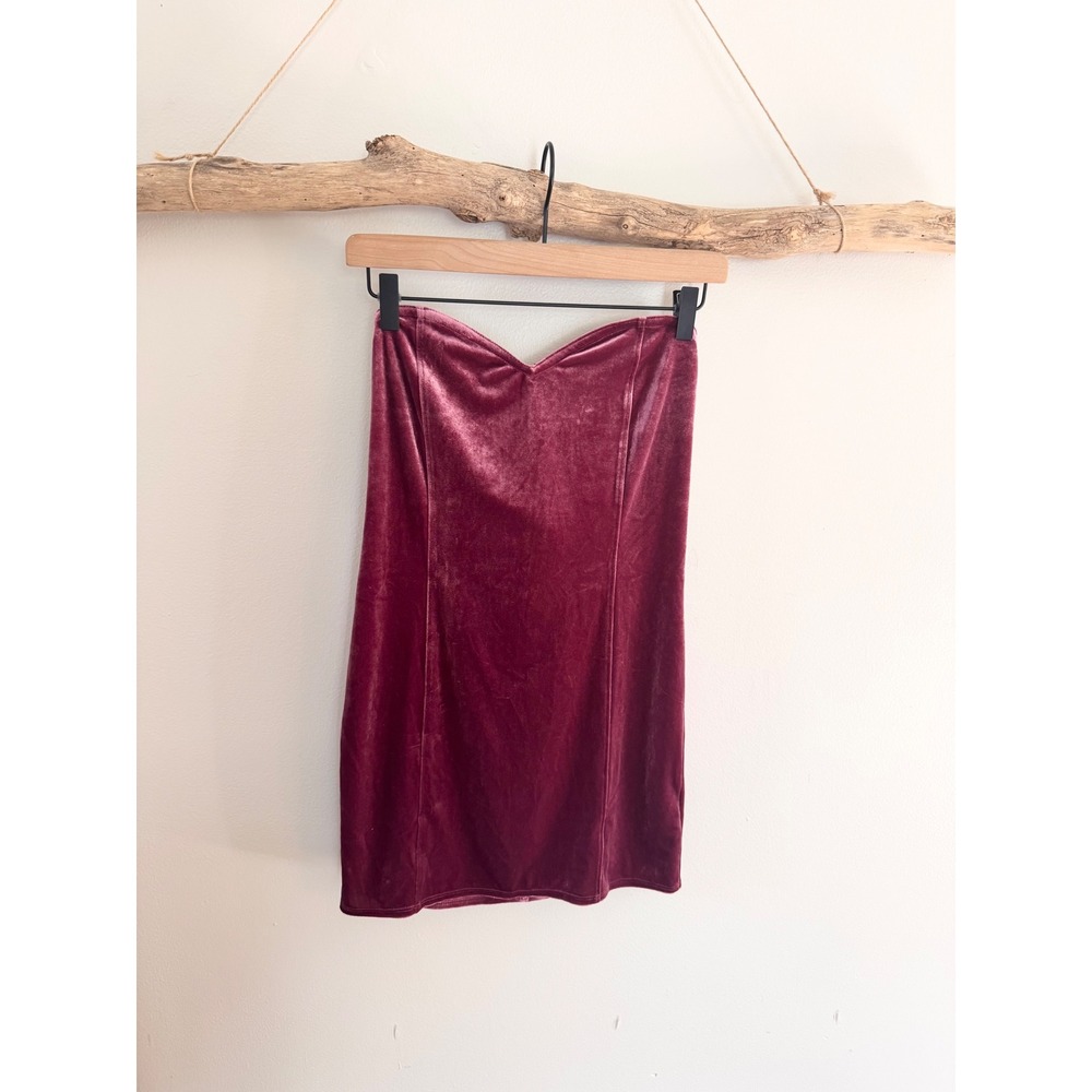 Light Before Dark Burgundy Velvet Strapless Sweetheart Mini Dress Wine Red
